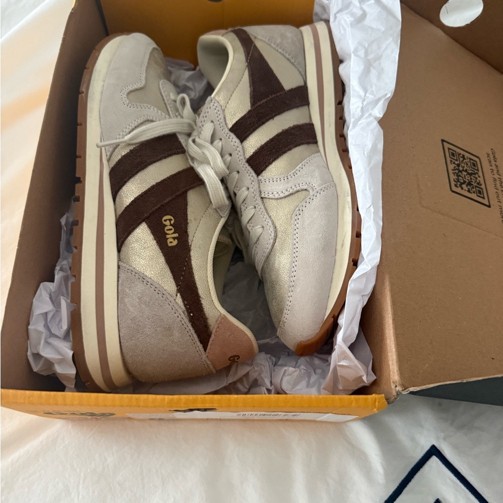 Great Condition Gola Women’s Gold/Dark Brown Cameo Sneakers Size 8